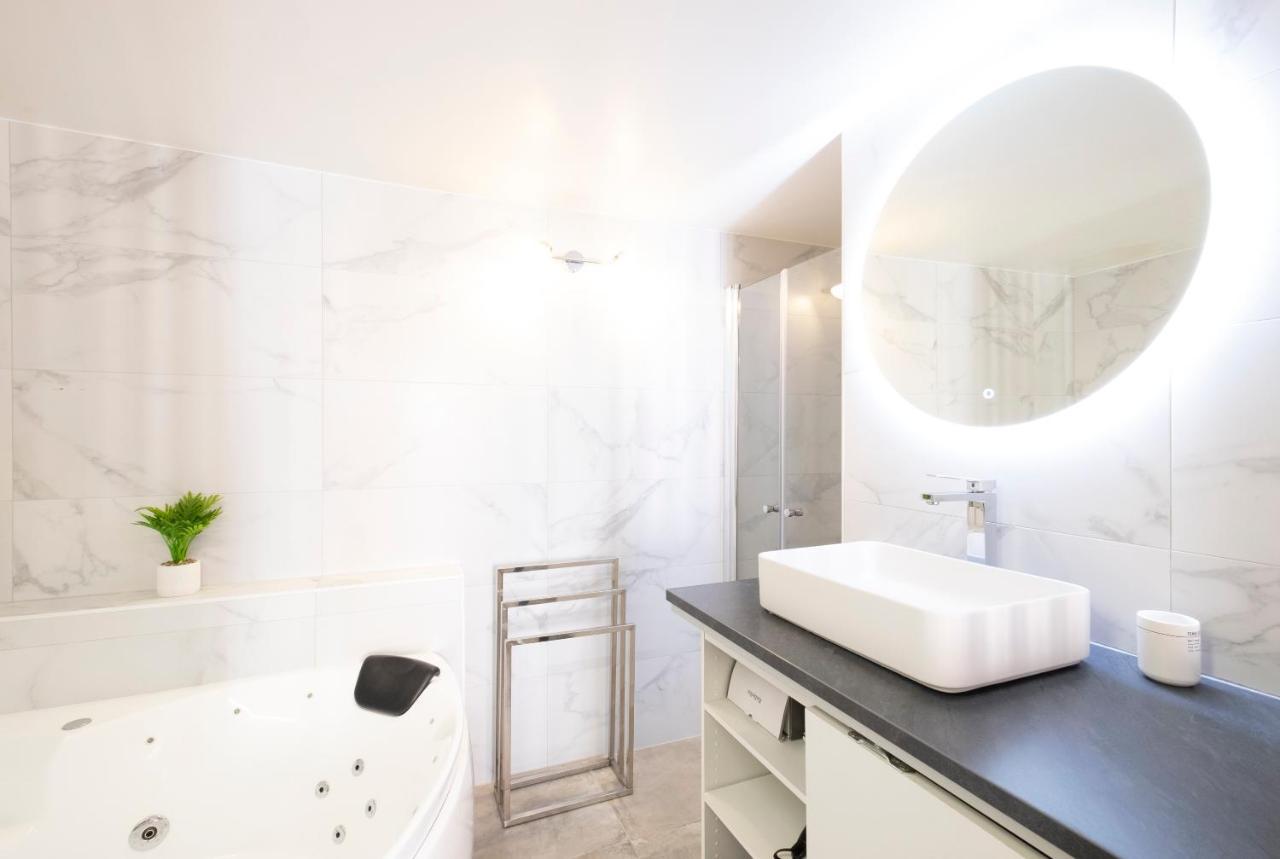 Petit Cocon Au Centre D'Annecy Apartment ภายนอก รูปภาพ